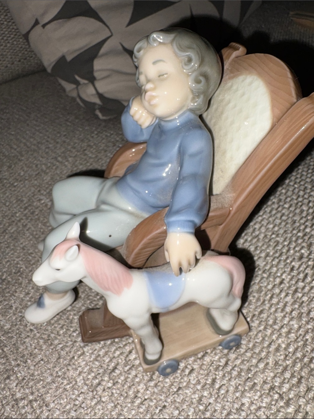 LLADRO - *RARE* NAPPING BOY IN ROCKING CHAIR - Picture 2 of 10